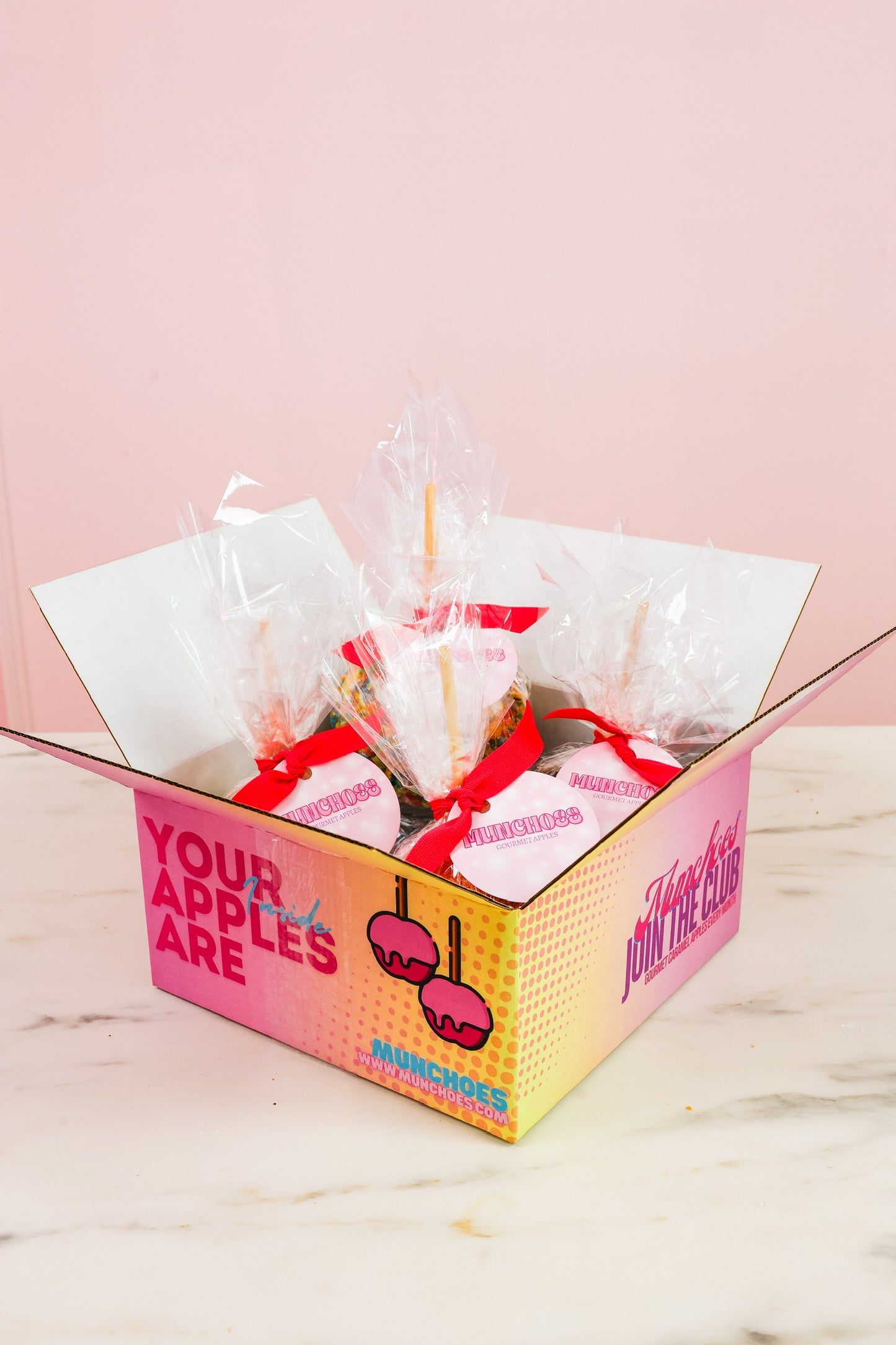 White Chocolate Apple Gift Box | Munchoes Best Selling Apple Gift Box