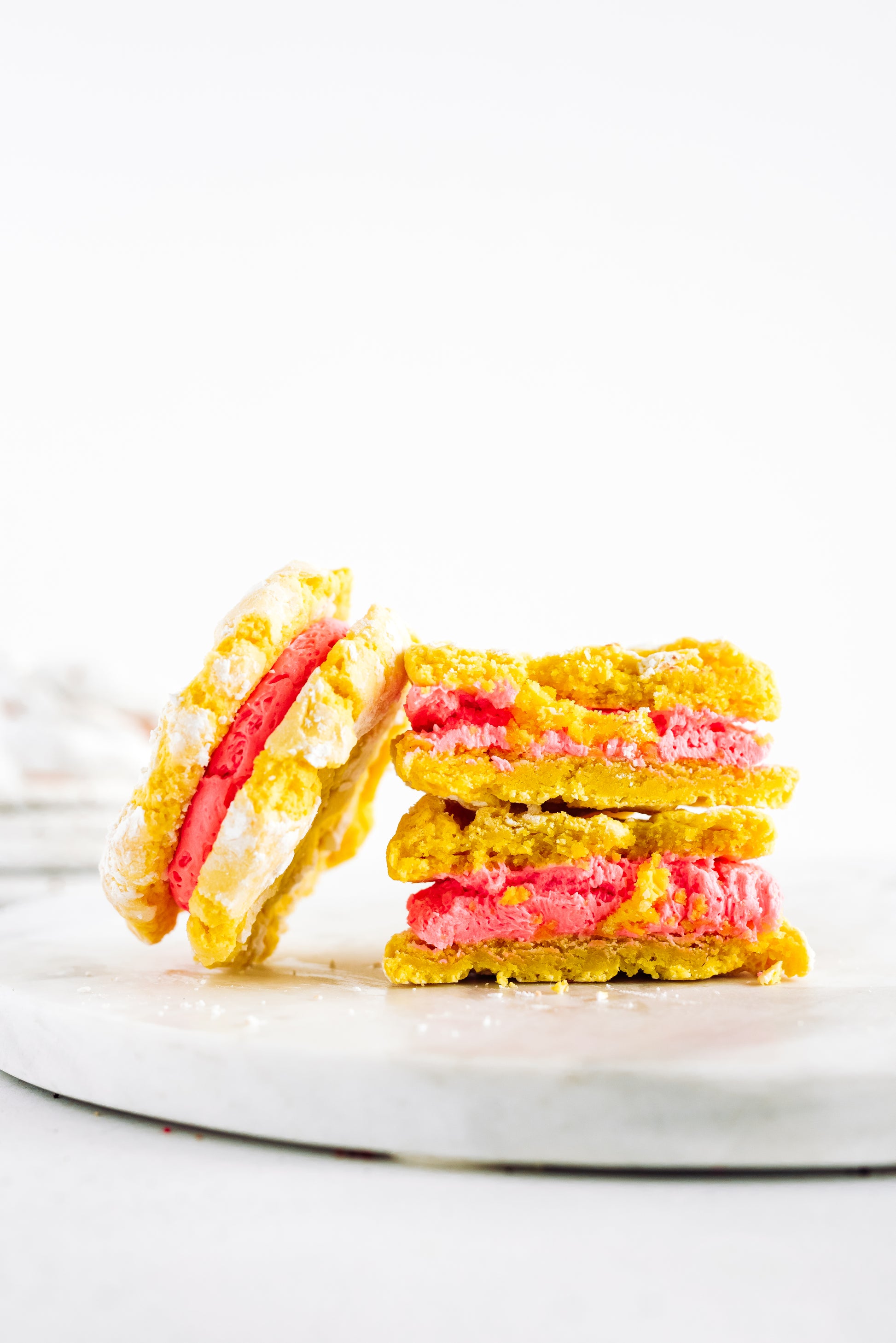 Lemonberry MUNCH-O Cookie Sandwich image 0