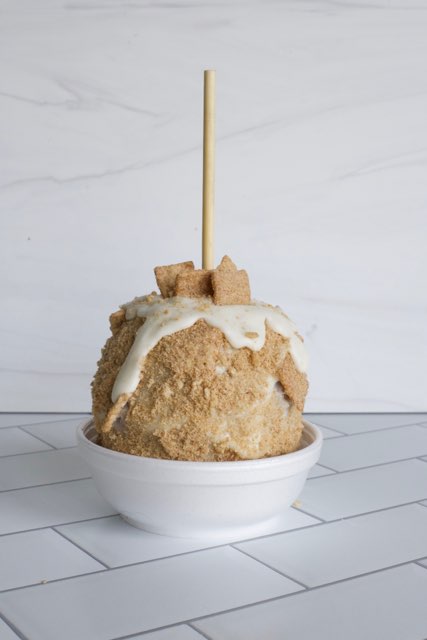 Cinnamon Toast Crunch Gourmet Apple image 0